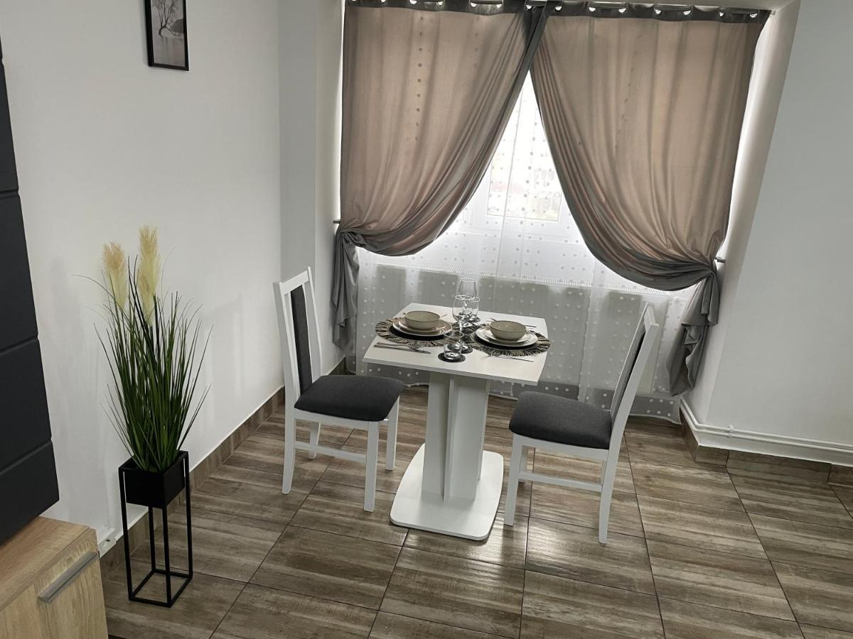 Central Studio Lcs Hunedoara Luaran gambar
