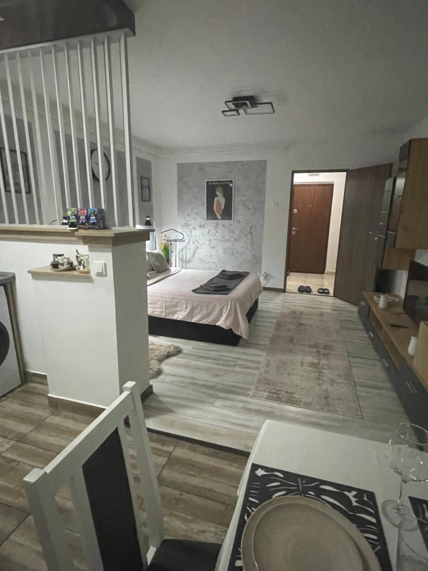 Central Studio Lcs Hunedoara Luaran gambar